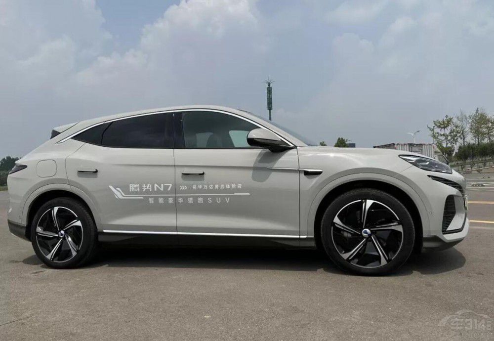 30�fԪ��SUV�P�c �����h���j܇�h�е��x