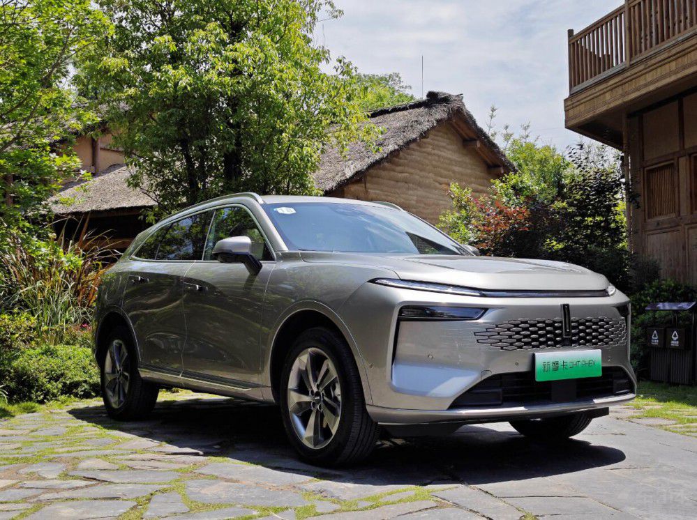 ������۵�����SUV �@Щ����8�±���