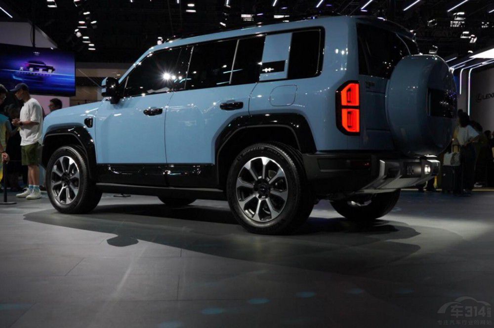 �ɶ�܇չ�˚����SUV������������A����