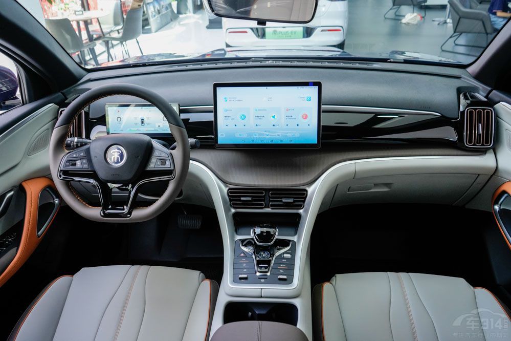 8���˚�����SUV ��һ����֪�����l����