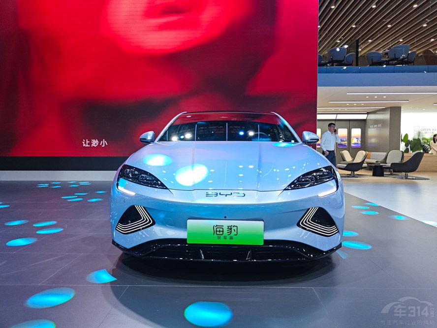 8���ԃr(ji��)���I܇��� 20�fԪ���M(j��n)�A܇�N��