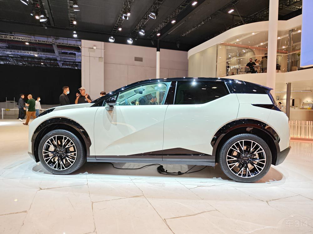 �P�c20�fԪ�����I��Ʒ�|(zh��)SUV ߀�ÿ����a(ch��n)