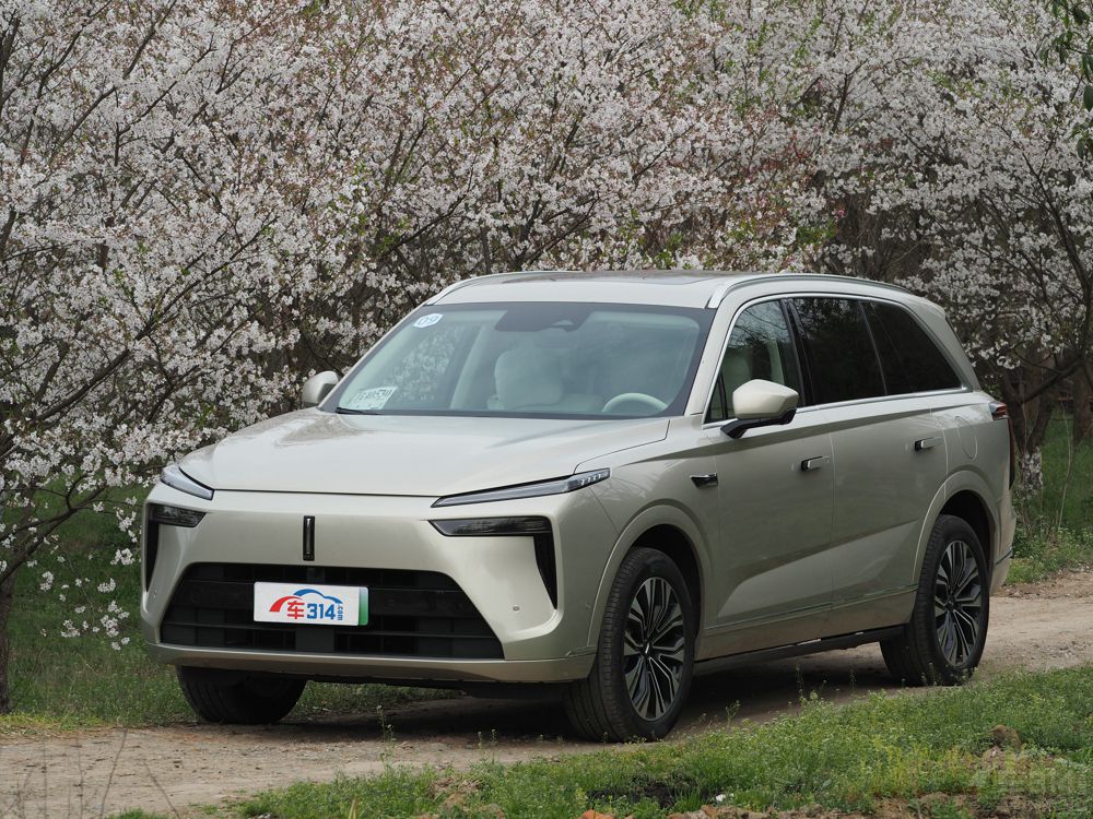 ����֮��SUV�N�� �A��30�f���� �p������