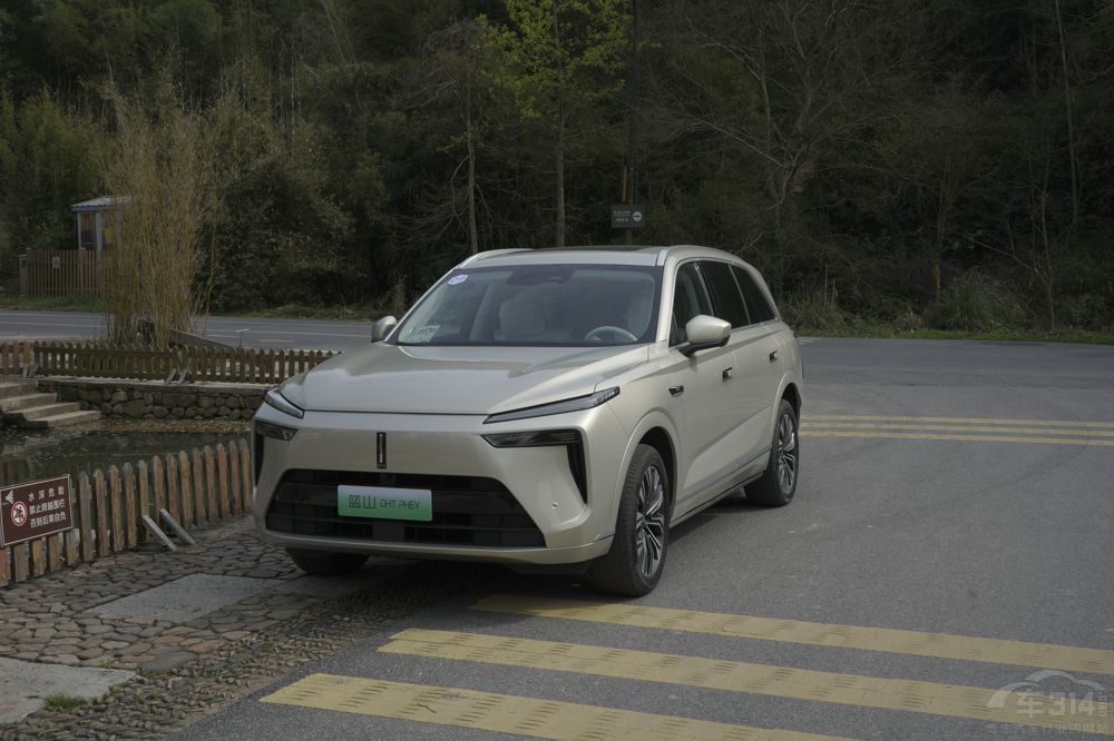 ����L8 ��(w��n)��M7��κ���{(l��n)ɽ�Ŀ����ϲ�g?