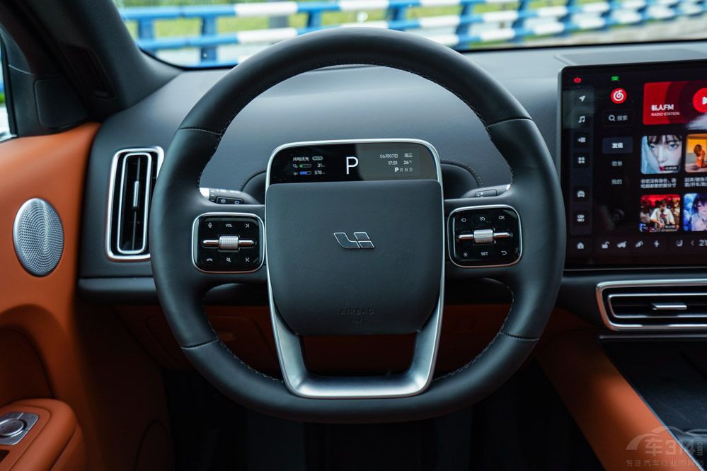 ����L8 ��(w��n)��M7��κ���{(l��n)ɽ�Ŀ����ϲ�g?