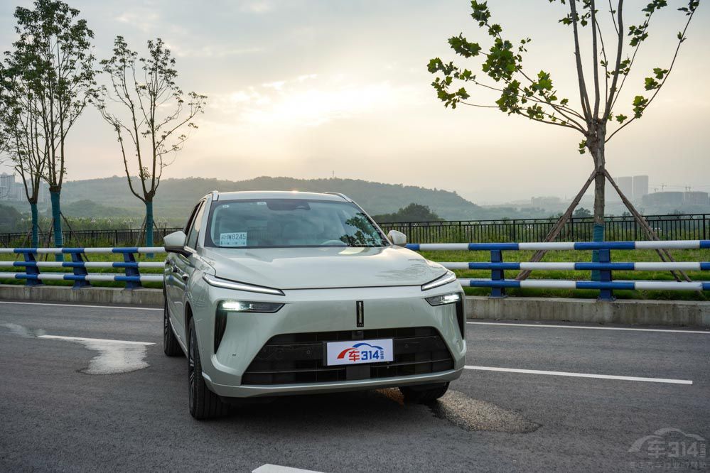 ����L8 ��(w��n)��M7��κ���{(l��n)ɽ�Ŀ����ϲ�g?