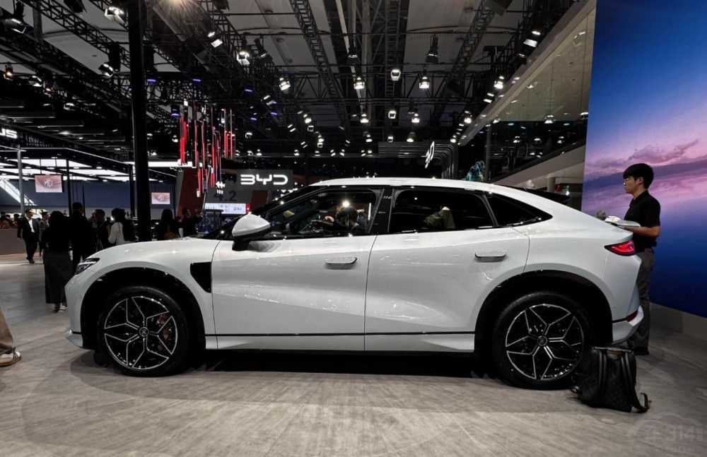 �ȁ�����L�I(l��ng)� 2023�V��܇չ���a(ch��n)SUV�P�c(di��n)