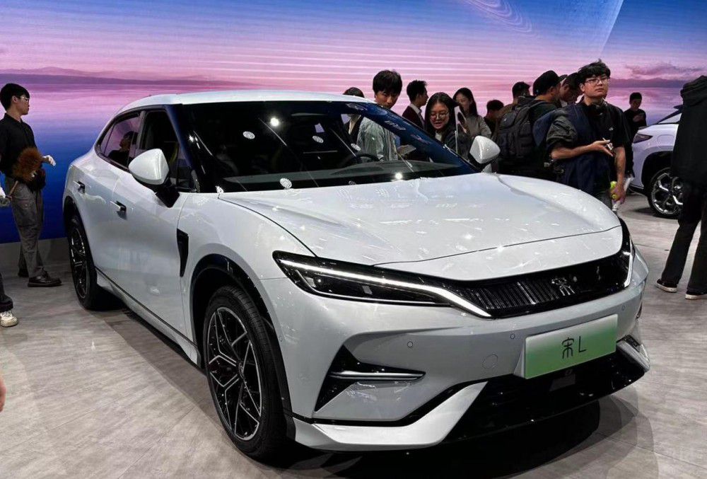 �ȁ�����L�I(l��ng)� 2023�V��܇չ���a(ch��n)SUV�P�c(di��n)