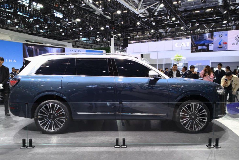 �ȁ�����L�I(l��ng)� 2023�V��܇չ���a(ch��n)SUV�P�c(di��n)