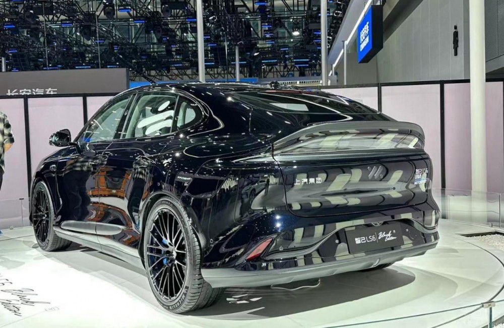 �V��܇չ3���ذ�SUV �Ǽ�LS6��ȫ��Ϳ�ڡ�