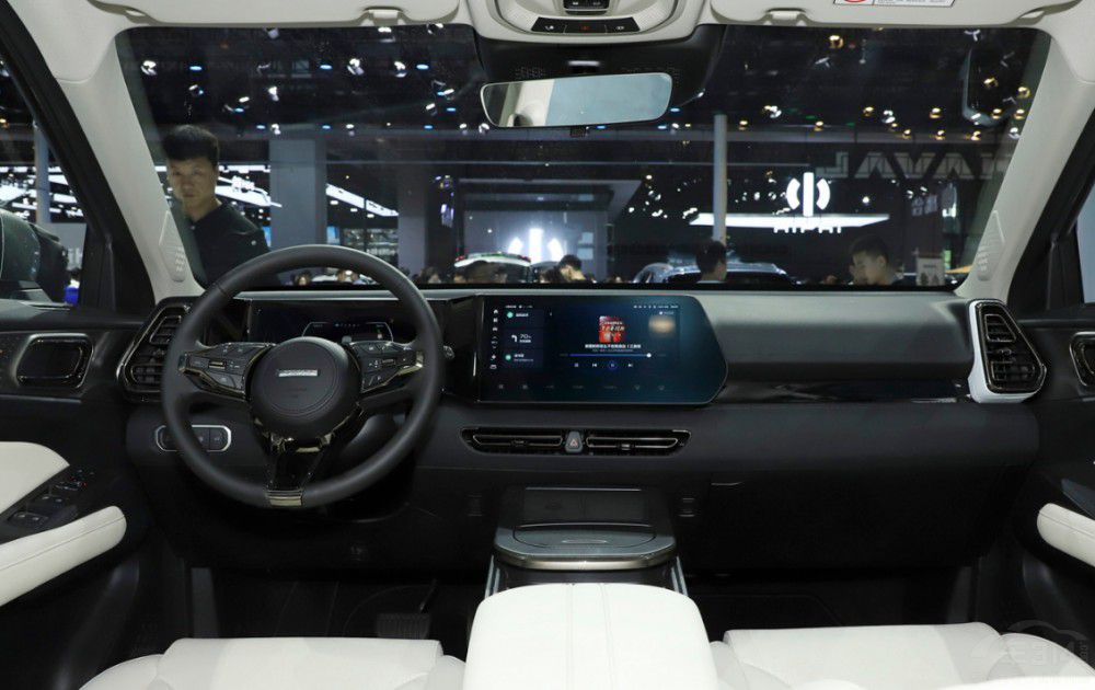 �V��܇չ3���ذ�SUV �Ǽ�LS6��ȫ��Ϳ�ڡ�