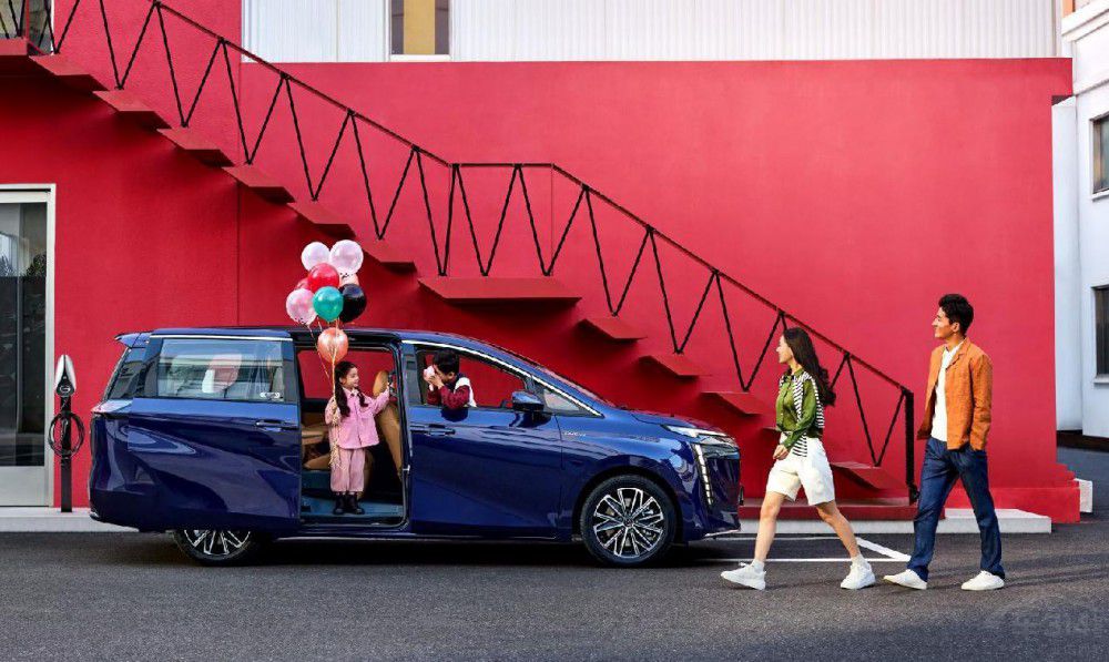 �V�������Ը��|(zh��)���l(f��)չ����(d��ng)���|(zh��)���D(zhu��n)�ͣ�