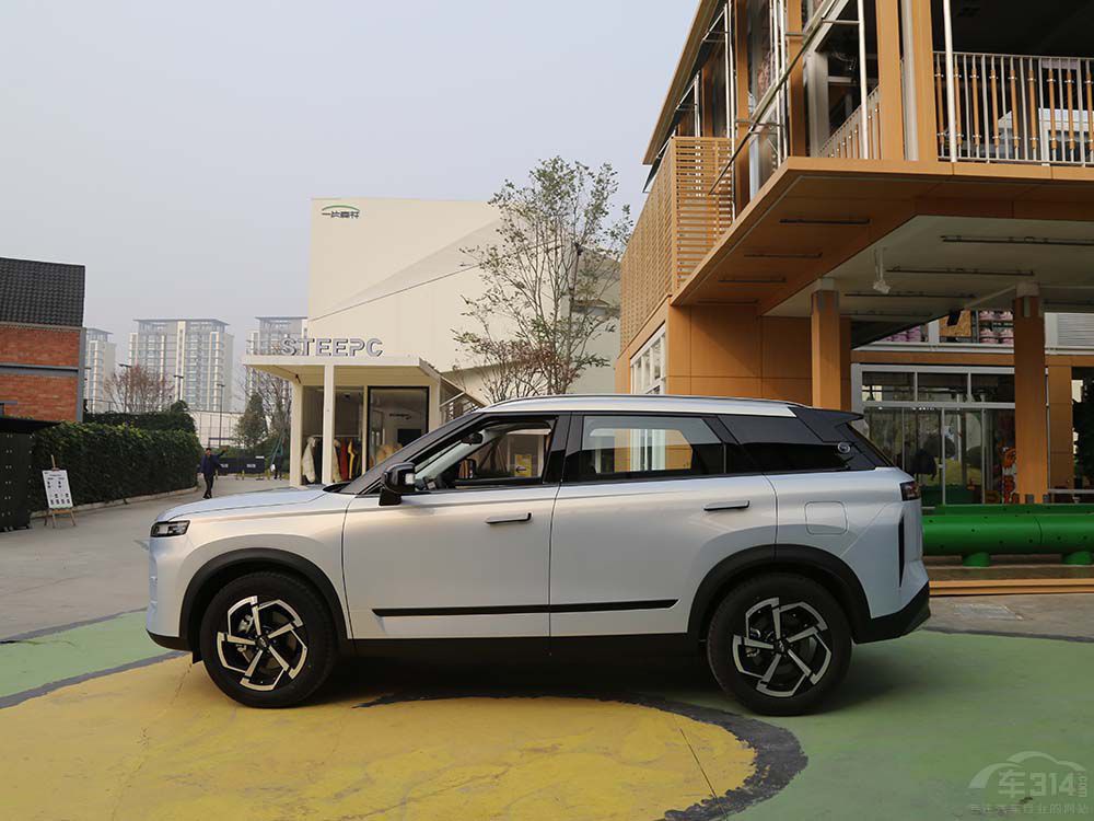 �I���a(ch��n)Ӳ��SUV���J(r��n)��(zh��n)�@3�����r����H��