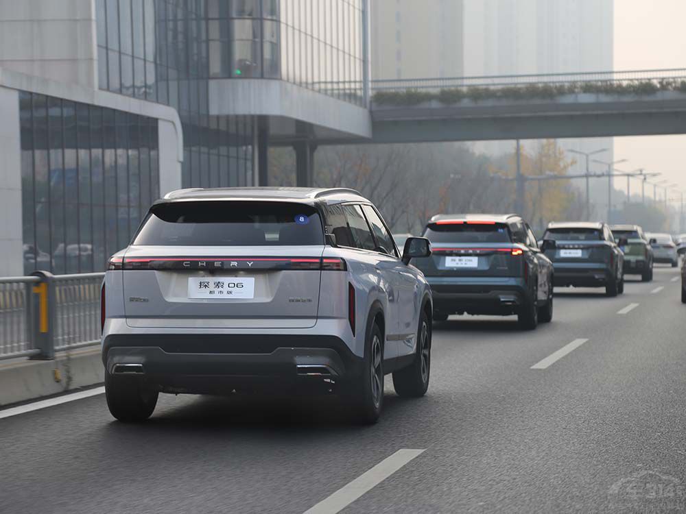 �I���a(ch��n)Ӳ��SUV���J(r��n)��(zh��n)�@3��r����H��