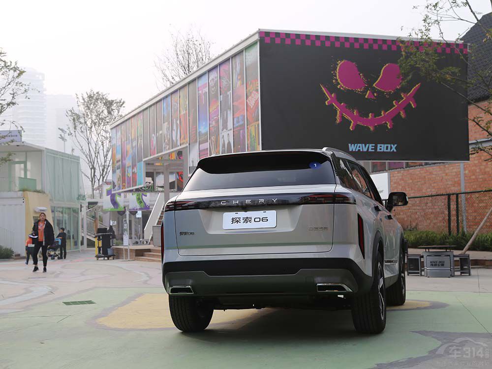 �I���a(ch��n)Ӳ��SUV���J(r��n)��(zh��n)�@3�����r����H��