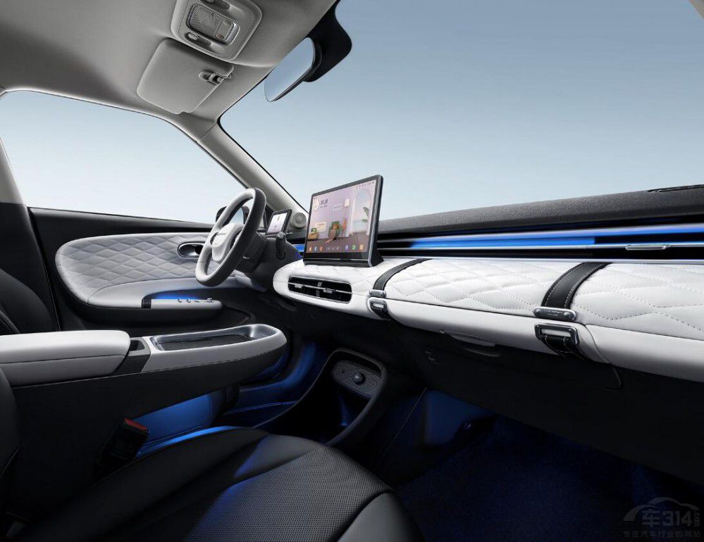 不怕側(cè)方不怕堵 小車才是城市通勤的王道 不怕側(cè)方不怕堵 小車才是城市通勤的王道