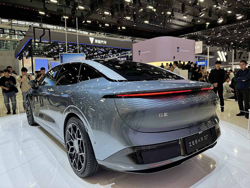 ��ID.7 VIZZION���ȘO�007 �I�l���m?