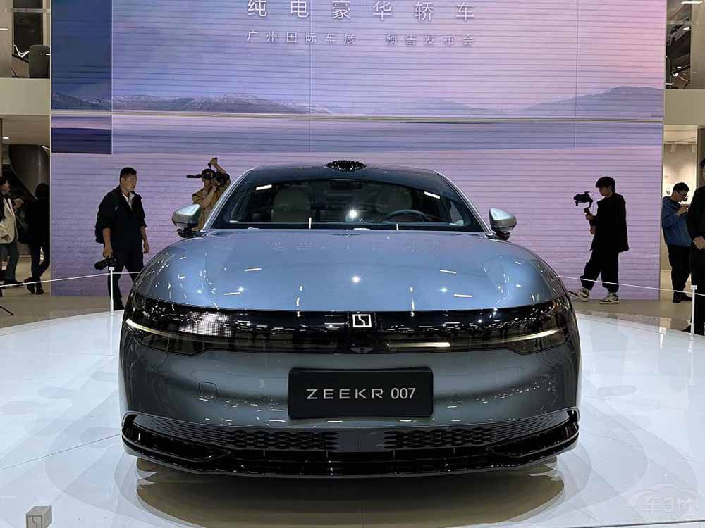 ��ID.7 VIZZION���ȘO�007 �I�l���m?