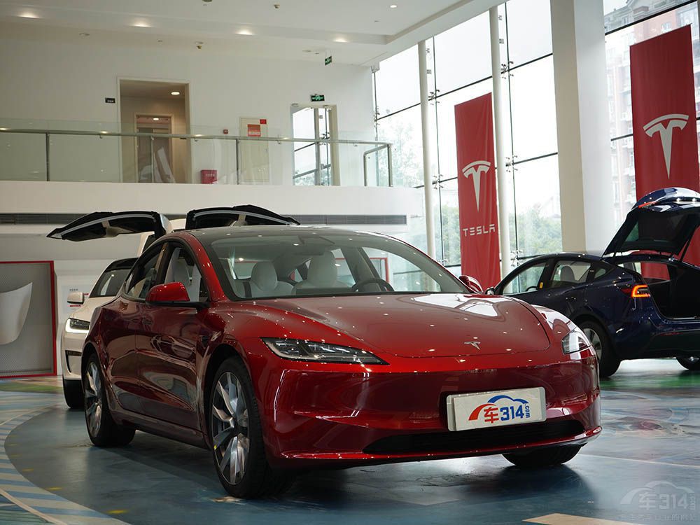 �ȁ��ϝh�c��˹��Model 3������ж��