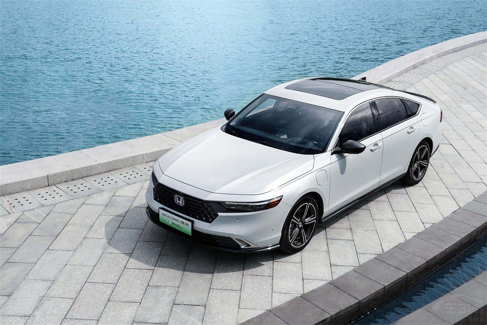 比亞迪漢DM-i榮耀版對比本田雅閣e:PHEV 比亞迪漢DM-i榮耀版對比本田雅閣e:PHEV