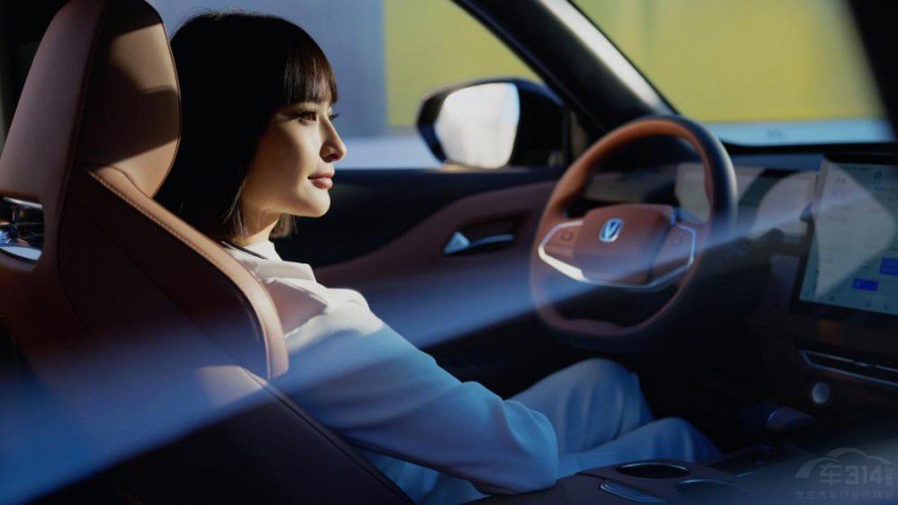 12.79萬先享藍(lán)鯨動力 長安UNI-Z強(qiáng)勢入局 12.79萬先享藍(lán)鯨動力 長安UNI-Z強(qiáng)勢入局