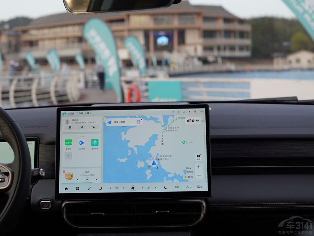 3���ߴ�SUV���u�����g��������������