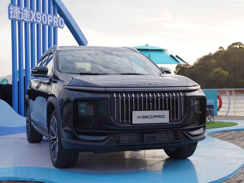 3���ߴ�SUV���u�����g��������������