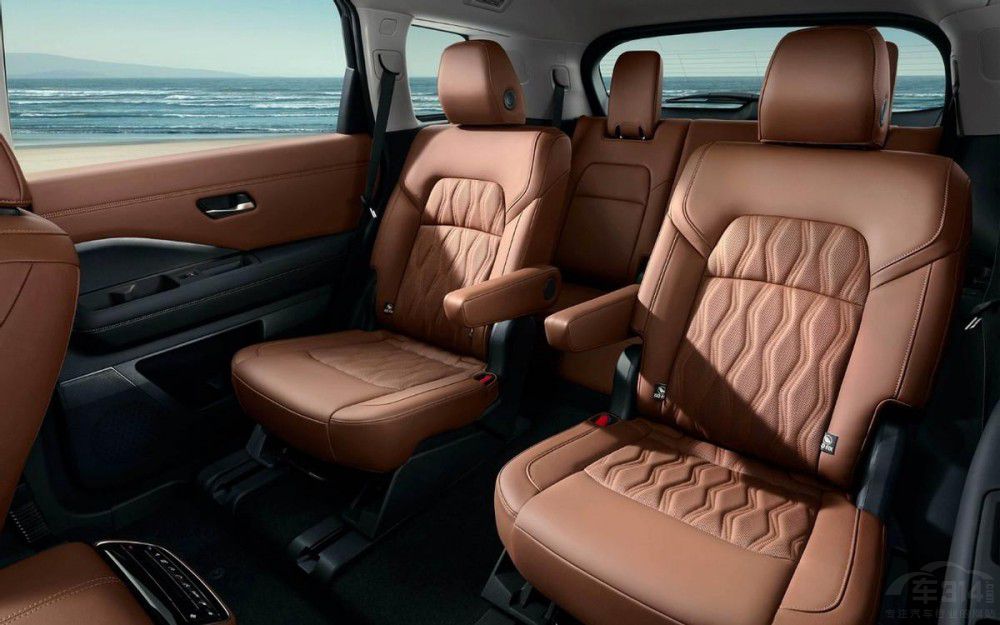 3���ߴ�SUV���u�����g��������������