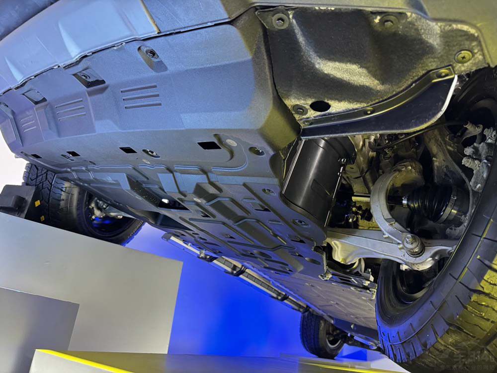 3���ߴ�SUV���u�����g��������������