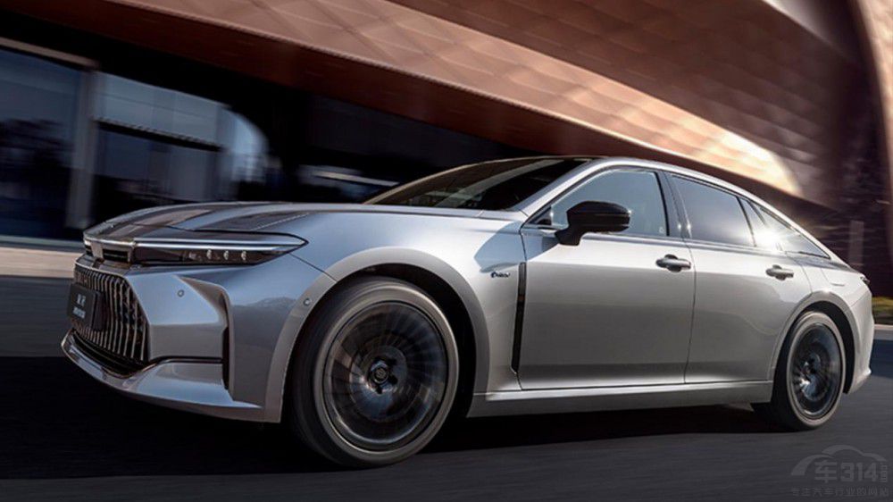 原裝進(jìn)口皇冠耀世而來 指導(dǎo)價(jià)29.9萬元起 原裝進(jìn)口皇冠耀世而來 指導(dǎo)價(jià)29.9萬元起