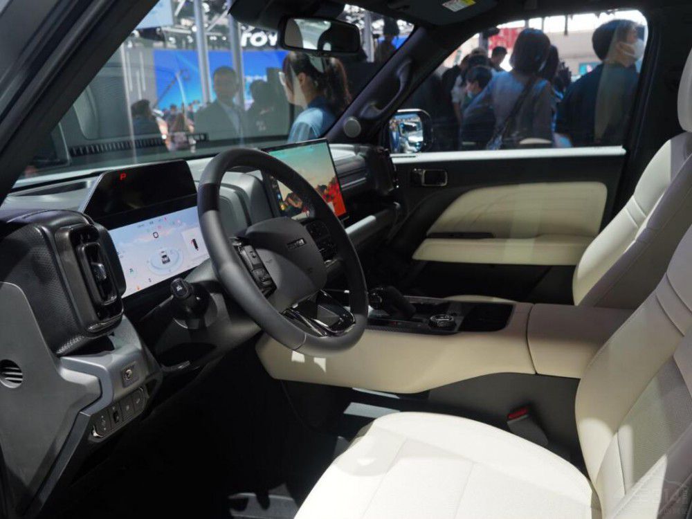 ��н��ͥ�ĵ�һ�vSUV�����^��20�f���