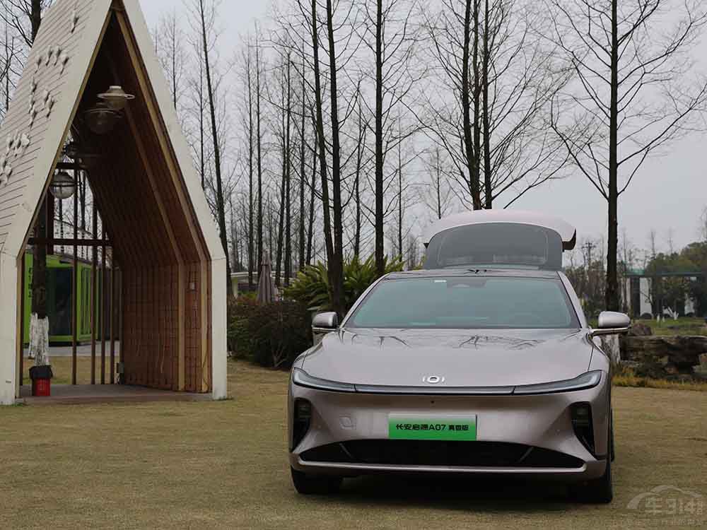 20���f��С��SU7�I�����@Щ�ǡ�ƽ�桱