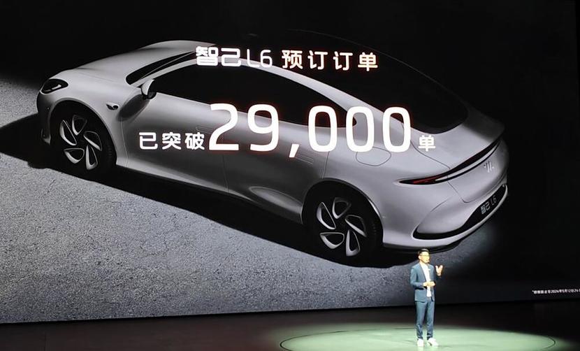 �Ǽ�L6����ֱ�ӽoС��SU7����(d��ng)�^һ��������