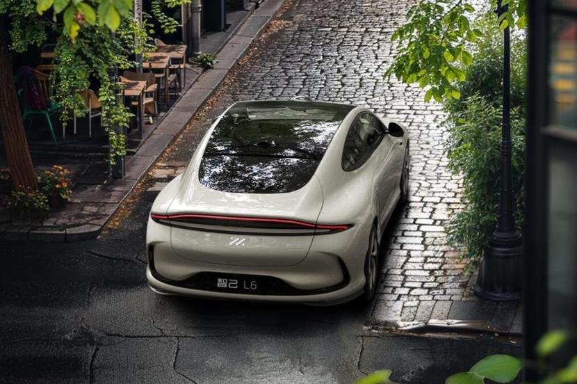 �Ǽ�L6����ֱ�ӽoС��SU7����(d��ng)�^һ��������