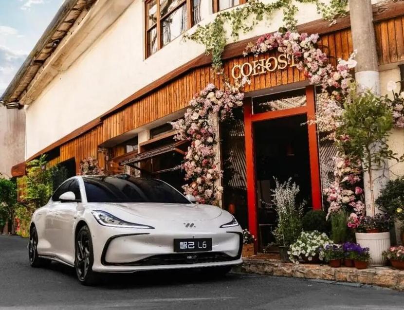 �Ǽ�L6����ֱ�ӽoС��SU7����(d��ng)�^һ��������