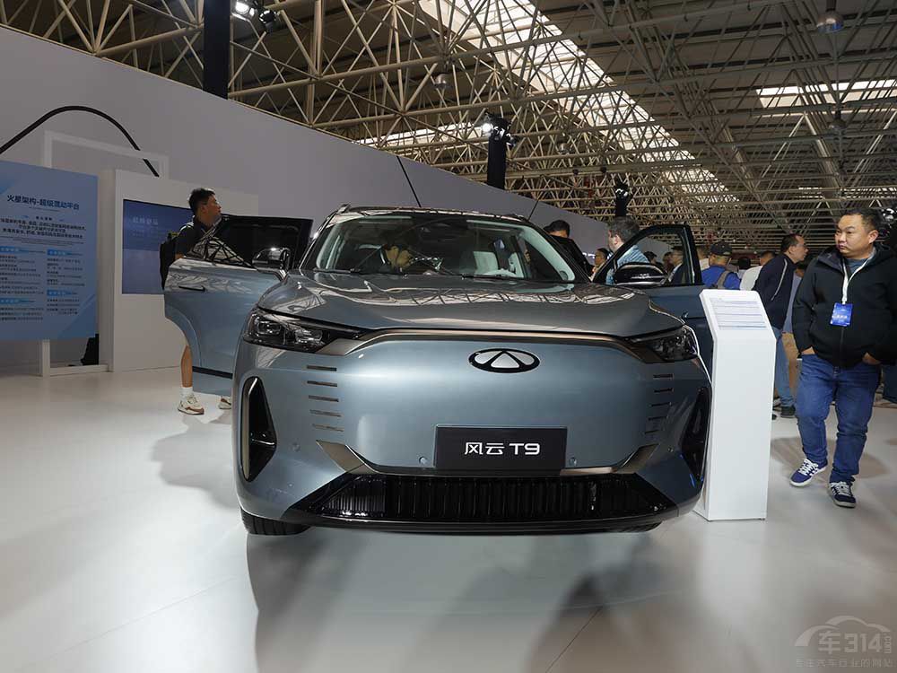 �P�c(di��n)���ڸߟ�ȵ�SUV܇��