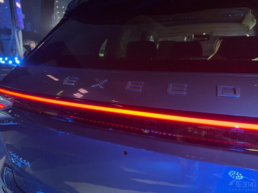 �P�c(di��n)���ڸߟ�ȵ�SUV܇��