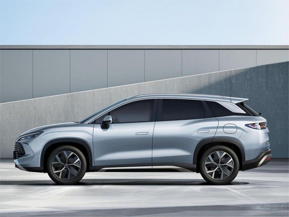 �°���ֵ�����ֵ�3�_���SUV�C�ό�����