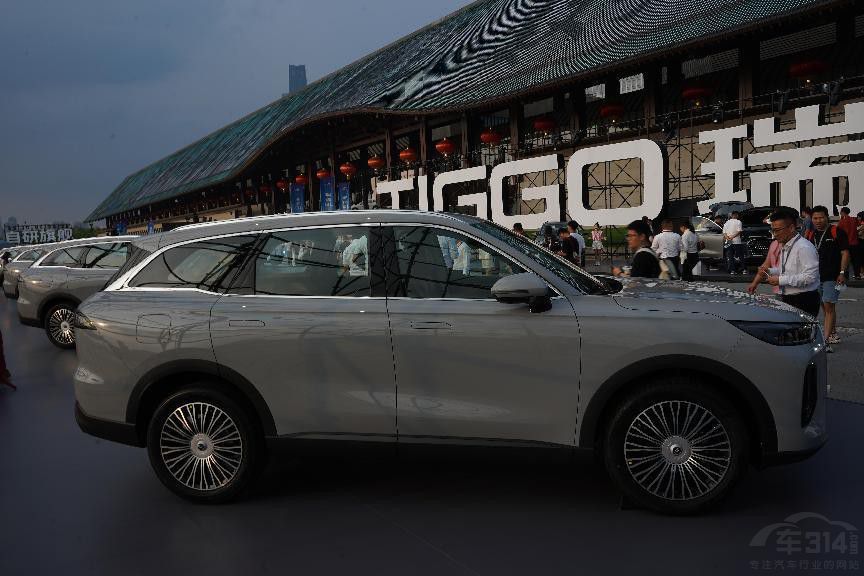 ��ԽL������8L���l�Ǹ��Q�ļ���SUV