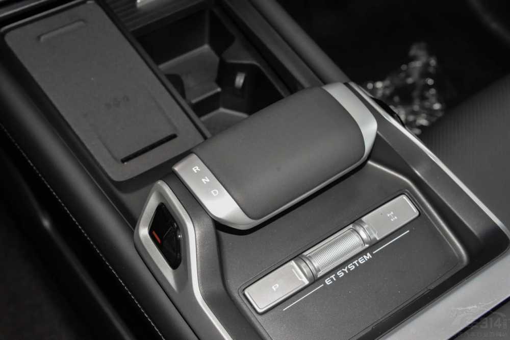 售價(jià)幾十萬(wàn)到上百萬(wàn)總有一款方盒子適合你 售價(jià)幾十萬(wàn)到上百萬(wàn)總有一款方盒子適合你