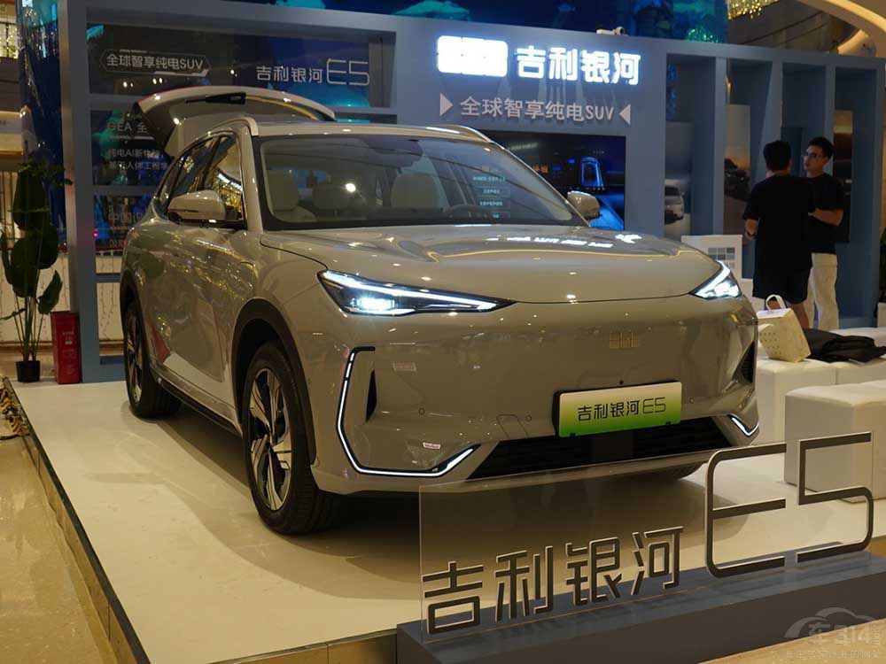 9��SUV���˚��������A(y��)�� 20-30�f�������x��