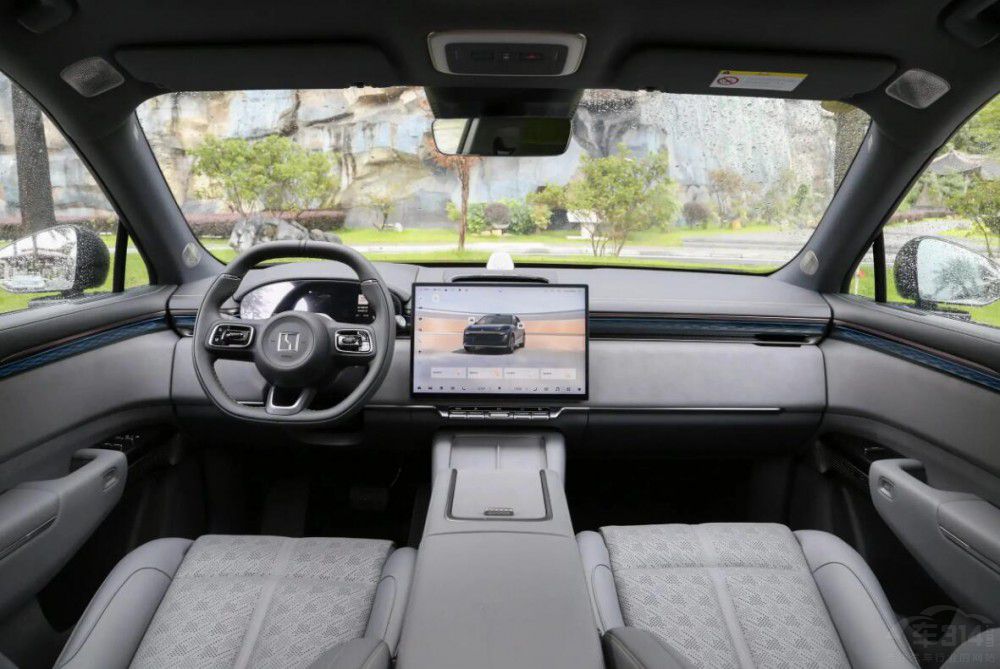 9��SUV���˚��������A(y��)�� 20-30�f�������x��