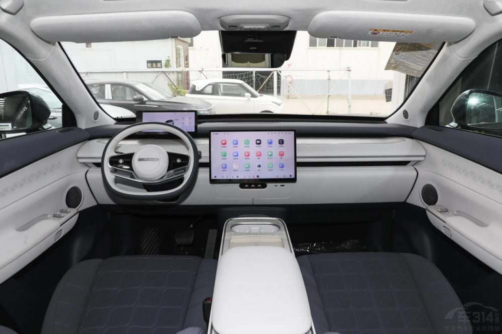 �ۃr����20�f���д���SUV �I������ٍ����