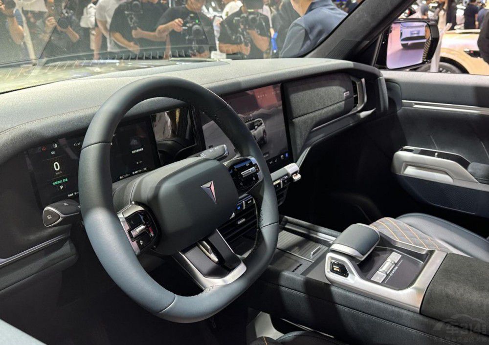 �ۃr����20�f���д���SUV �I������ٍ����