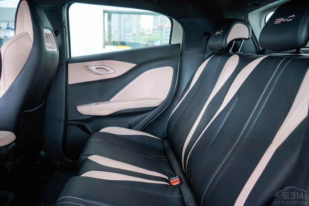 �P�c(di��n)���ֵ�����m��Ů���_�ļ�늴���܇��