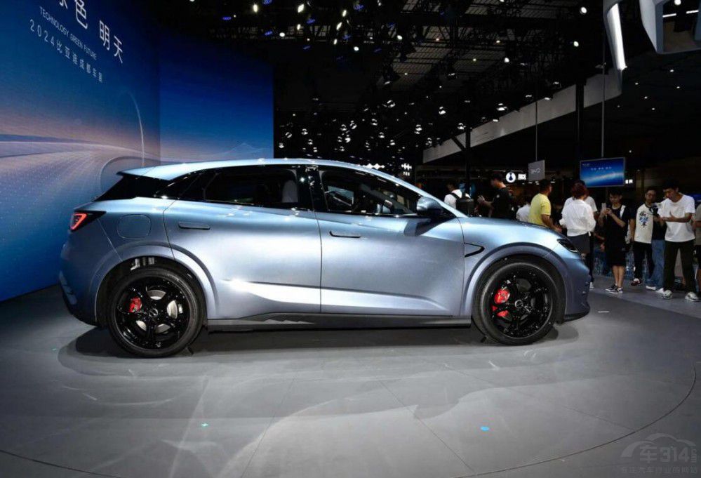 ��������30�fԪ��(n��i)�������I���Ă�����܇��