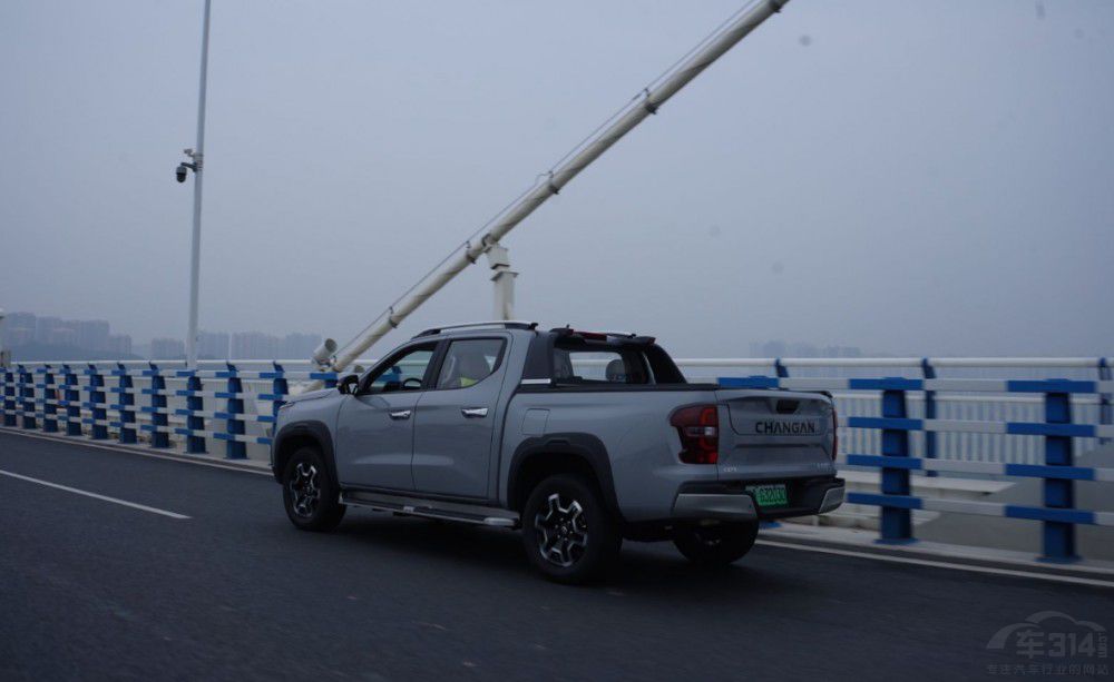 �l�fƤ�����m��Ů���_ �L���C�ֵ�һ����