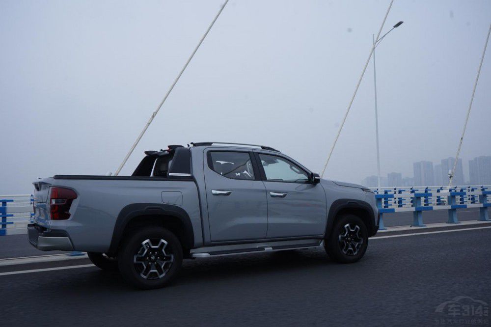 Ƥ��Ҳ���Ժ����L(f��ng) �L(zh��ng)���C�ֺ��m��Ů����