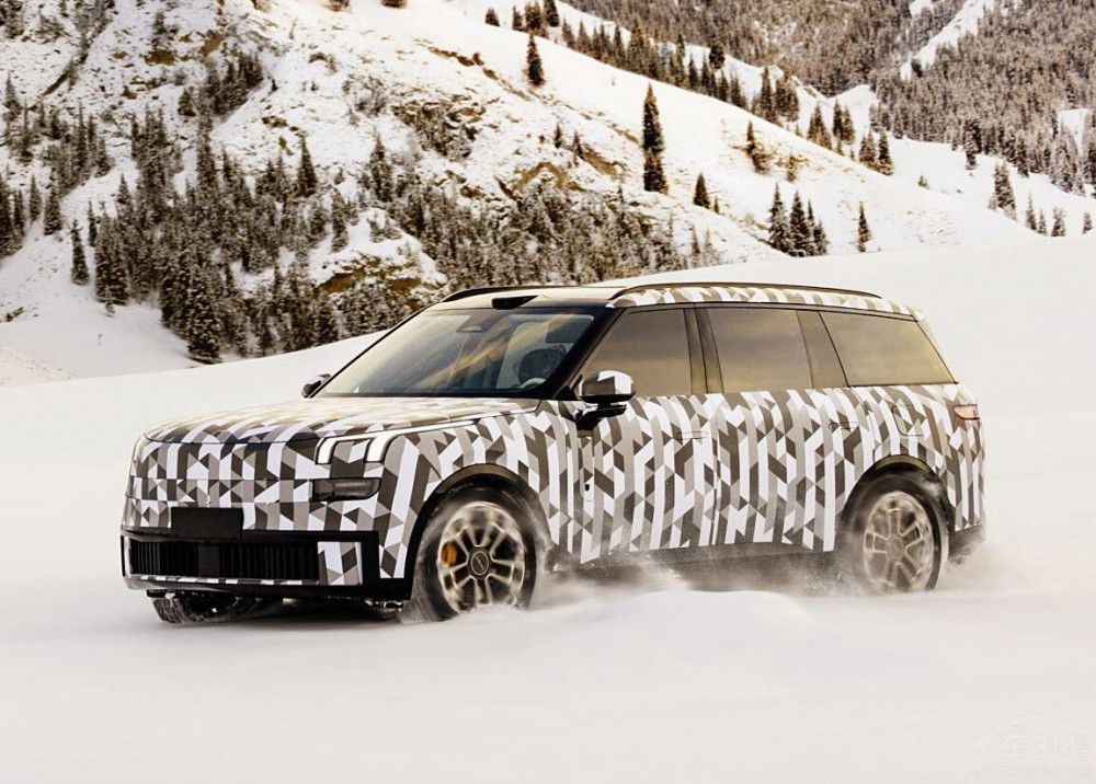 2025���ɶ��� �����@�׿�SUV̫��θ����