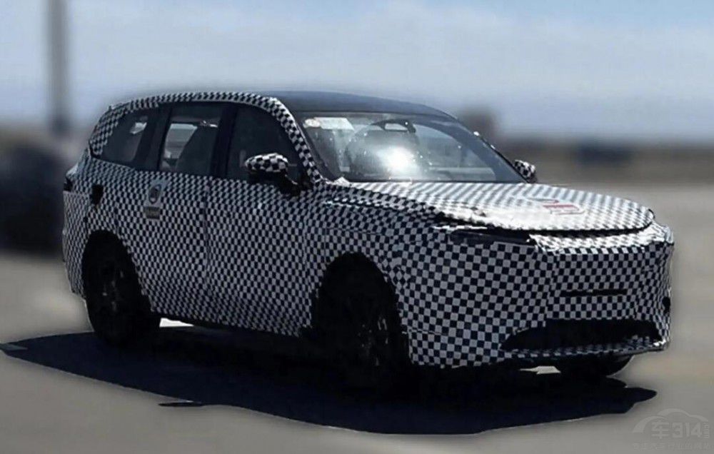 2025���ɶ��� �����@�׿�SUV̫��θ����